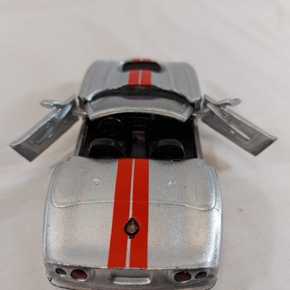 Vintage 2001 New Ray 2000 Shelby Series 1 Die Cast Car, Silver - Picture 5 of 7